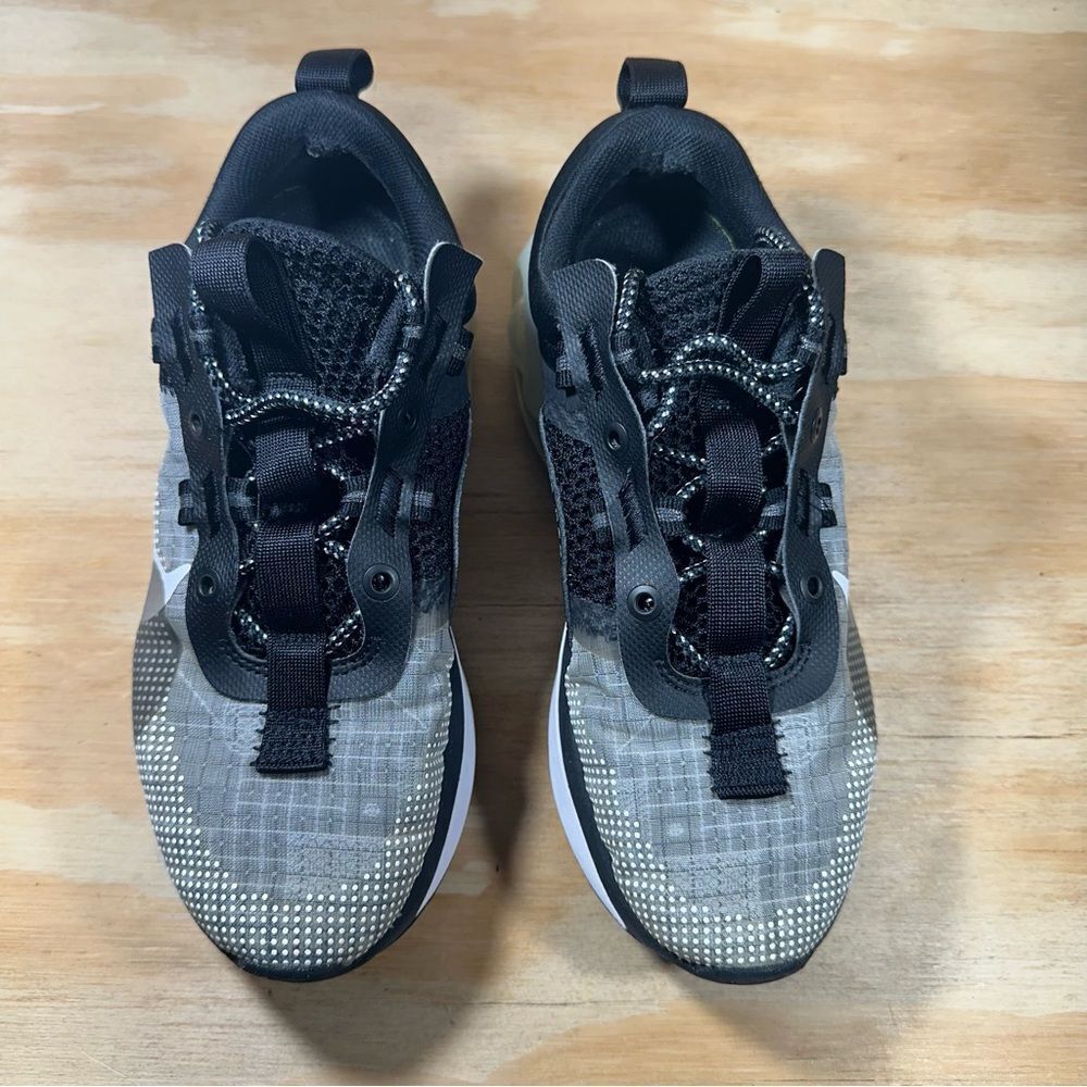 Nike Air Max Black and White Sneakers Women’s Size 7 - Picture 2 of 9